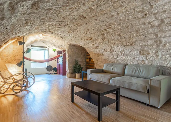 La Pietra - Vecchia, Vista Mare * Bari